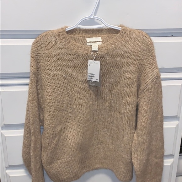 BNWT Sweater - Picture 2 of 2